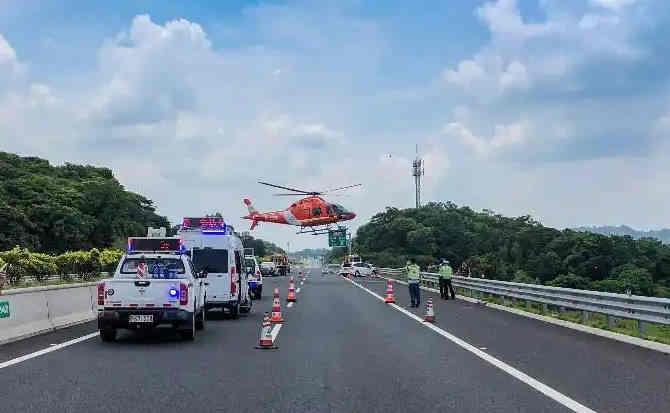 高昌区高速公路汽车救援案例